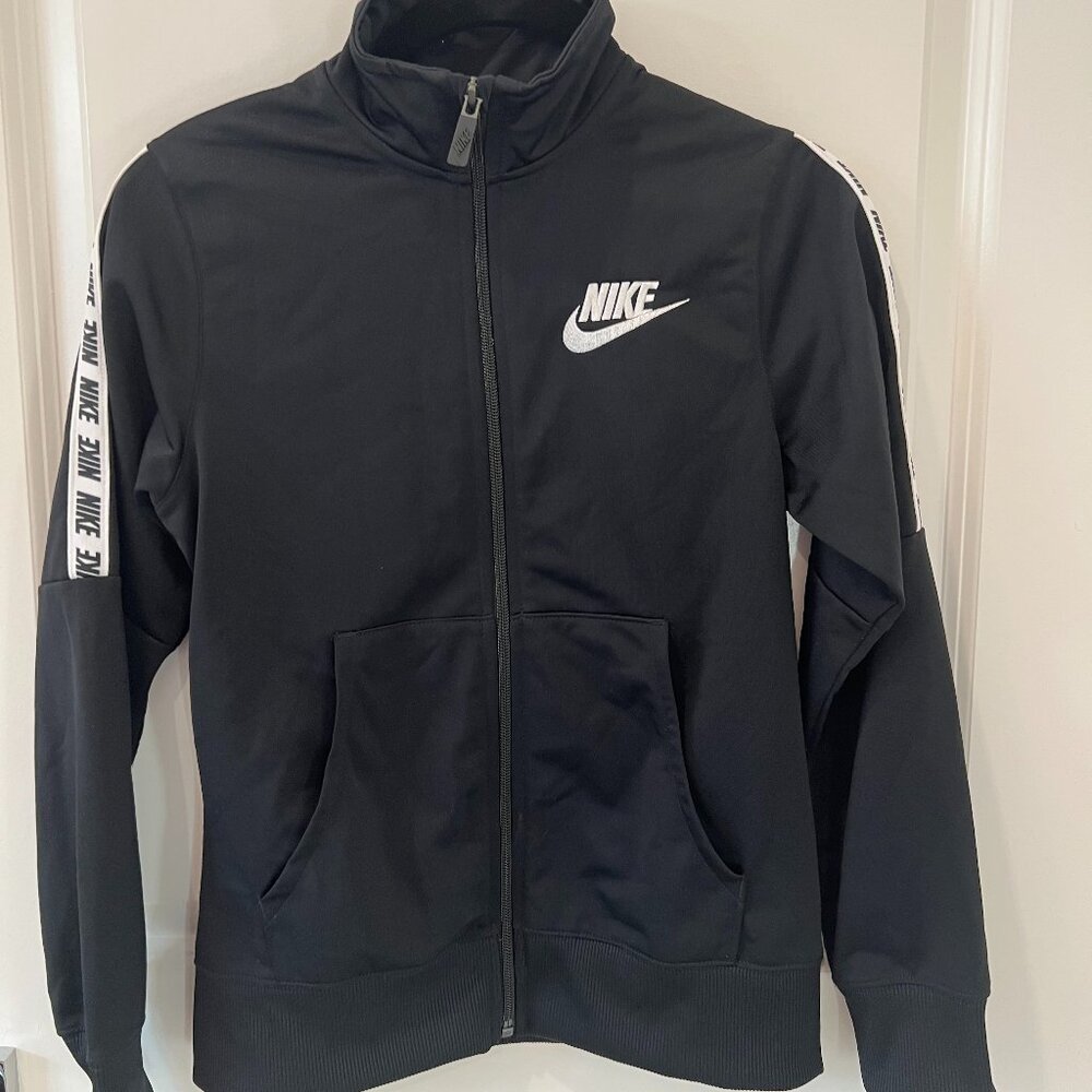 Nike | Girl’s Tracksuit